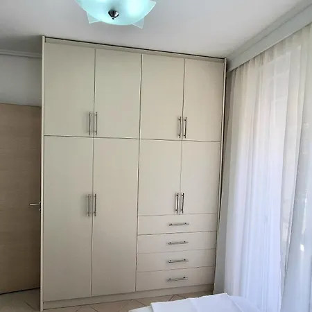 Sarandaofficial Apartman *